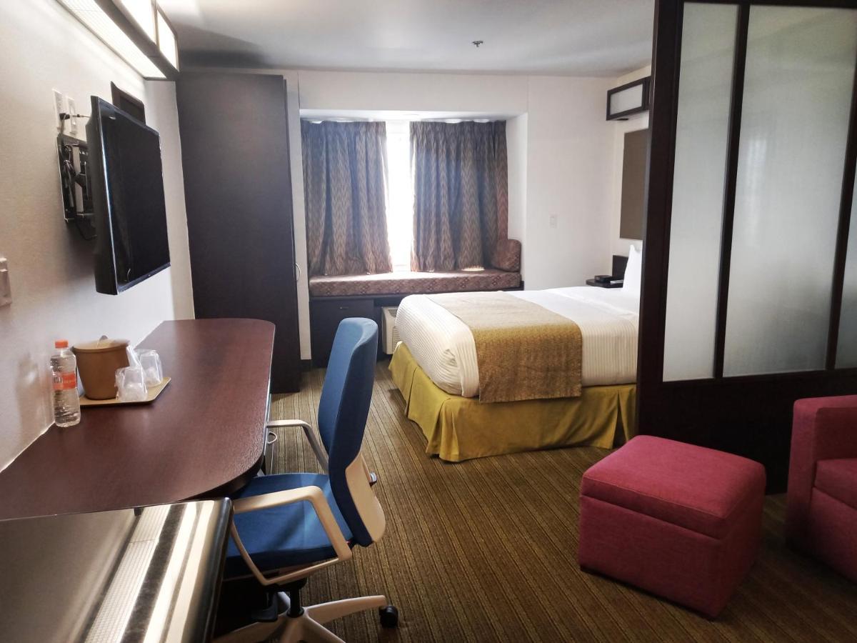 Microtel Inn And Suites By Wyndham Toluca Exteriér fotografie