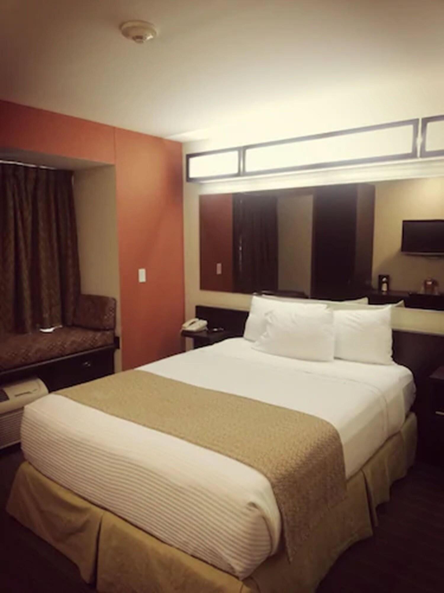Microtel Inn And Suites By Wyndham Toluca Exteriér fotografie